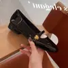 Zapatos Mary Jane Versión Piel de Vaca 2026 Estilo Nuevo Primavera Tacón Grueso Punta Redonda Zapatos Pequeños de Cuero para Mujer Tacón Bajo Zapatos Planos Adelgazantes