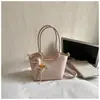 Bolso de Mano de Moda y Sencillo Tipo Cubo 2026 Nuevo Bolso de Hombro Cruzado Versátil con un Toque de Lujo, Bolso Tote Pequeño de Moda para el Trabajo