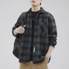 Camisa de franela cepillada de alta gama y peso pesado de 550G para hombre, camisa de manga larga a cuadros vintage engrosada para otoño e invierno, venta al por mayor