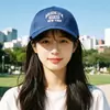 Boné de Baseball com Bordado de Letras Grandes para Mulheres, Estilo Coreano Versátil Casual com Proteção Solar Que Faz o Rosto Parecer Menor