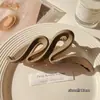 Nuevo Modelo 2025 Diseño Sencillo Pinza para el Cabello de Tiburón con Forma de Ola para la Parte Trasera de la Cabeza, Pinza Grande de Gama Alta para Mujeres
