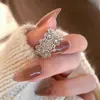Anel Vintage Exquisito para Mulheres, Estilo Palaciano, Renda Larga Vazada, Artesanato Pesado, Anel Aberto Delicado de Luxo Leve para Dedo Indicador, Moderno