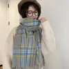 Bufanda de Cuadros Estilo Británico para Mujer 2025 Invierno Nueva Moda Atmósfera de Alta Gama Bufanda Gruesa con Borlas Al por Mayor