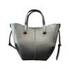Bolsa de ombro de couro genuíno de grande capacidade para mulheres, nova bolsa tote casual 2026 com padrão de lichia texturizado, bolsa de antebraço fashion