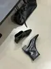 Botas estilo Martin de salto grosso com bico quadrado para mulheres, novidade outono e inverno 2026, botinhas de salto médio vintage finas para mulheres