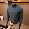 Nueva camiseta interior de manga larga con cuello alto medio de forro polar de doble cara para otoño e invierno, versátil, a la moda, engrosada y cálida para hombre