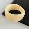 Pulsera Redonda Entrelazada Hueca Transfronteriza Europea y Americana, Pulsera de Declaración Moderna y Única, Joyería de Lujo Ligero de Gama Alta para Mujeres