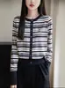 Suéter de Punto Rayado de Manga Larga Versátil Adelgazante Holgado Nuevo Otoño/Invierno 2026 Camisa Base para Mujer
