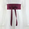 Una colección de varios artículos de algodón y lino con elementos Hanfu, cinturones vintage, accesorios de cintura de estilo artístico, cinturones anchos de color liso