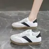 Zapatos de Entrenamiento Alemanes Tallas Grandes Transfronterizos para Mujer 2026 Otoño Invierno Nuevos Zapatos Planos Casuales Deportivos Versátiles Suela Gruesa Zapatos de Plataforma Talla Grande