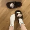Lindas pantuflas de peluche con pelo rizado para mujer, 2026, antideslizantes, adecuadas para usar en interiores y exteriores, de suela suave, con diseño que cubre los dedos del pie y estilo de una sola tira