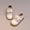 Sapatos de Couro Estilo Britânico para Meninas 2026 Novo Modelo Outono Inicial Sola Macia Princesa Estudante Couro Macio Preto Moda Sapatos de Performance