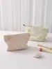 Bolsa cosmética de tela casual con estampado estéreo de trébol de cuatro hojas, gran capacidad, bolsa de almacenamiento para productos de cuidado de la piel, bolsa de neceser de mano para viaje