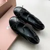 Zapatos para Mujer de Estilo Nuevo, Antideslizantes, Suela Suave, Cómodos, Piel de Vaca Suave, Punta Redonda Dorada, Zapatos de Moda, Zapatos de Tacón Bajo para Mujer, Piel Genuina