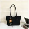 Comercio Exterior Bolsas Sencillas Retro para Mujer Nuevo Estilo Coreano Nicho Bolso Tote para Viajes Cotidianos Gran Capacidad Versátil Debajo del Brazo Bolso de Hombro Único