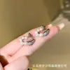 Brincos de Pérola com Diamantes Brilhantes de Luxo Leve para Mulheres, de Alta Qualidade e Elegantes, Argolas Versáteis, Estilo Celebridade da Internet, Brincos para o Dia a Dia, Estilo de Férias