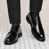 Nuevos zapatos de cuero para hombre de primavera y otoño, antideslizantes, transpirables, casuales, de negocios, para traje formal de novio, zapatos de boda estilo coreano