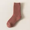 Calcetines Grues y Cálidos para Mujer, Nuevos Calcetines de Lana de Invierno a Media Pantorrilla al por Mayor, Calcetines de Toalla Versátiles de Color Sólido para Mujer, Calcetines para el Suelo