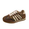 Sapatos Femininos 2026 Novo Outono Salto Escondido Sapatos Forrest Gump Marrom Retro Leves Esportivos Sola Macia Confortáveis para os Pés Mais Vendidos