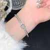 Pulsera Hueca de Acero de Titanio con Números Romanos, No se Desvanece, para Mujer, Moderna y Elegante, Galvanizada al Vacío en Horno para Conservar el Color, Joyería al por Mayor