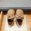 Sapatos de Algodão para Crianças 2026 Outono/Inverno Novo Estilo Sapatos Pequenos de Couro para Meninas Sola Macia Com Veludo Quente Duas Camadas de Algodão Sapatos de Princesa para Bebê