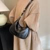 Bolso simple de nicho para mujer invierno 2023 Nuevo Bolso bandolera de hombro de moda de alta calidad estilo occidental para mujer bolso dumpling