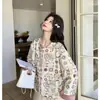 Jaqueta de luxo leve de corte solto, estilo chinês, nova coleção 2026, ricamente bordada para primavera e outono, jaqueta versátil e elegante de estilo chinês para mulheres