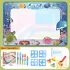 Lienzo de Agua Manta de Aprendizaje Mágica de Agua Tela de Escritura con Agua Pintura para Niños Manta de Pintura Mágica con Agua Transparente de Gran Tamaño Grafiti Repetido