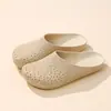 Sapatos Femininos para Exterior Verão Novo Estilo Sola Grossa Respirável Antiderrapante Sapatos para Caminhar na Água na Praia Casuais Sapatos de Coco para Mulheres