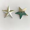 Estrella de cinco puntas tridimensional de 4 cm aleación de zinc chapada en oro accesorios de medalla de estrella de cinco puntas insignia de gorra de estrella tridimensional pasta plana