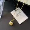 Colar de Luxo Niche Totalmente Cravejado com Diamantes, Corrente para Clavícula com Design de Cesta Tridimensional Tecida com Pérolas, Acessório Pequeno de Cesta para Mulheres