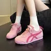 Tênis de Treino Alemão Rosa Plano Leve Retrô Feminino Outono 2026 Novo Estilo Solado Macio Tênis Esportivo Casual Solado Macio Tênis de Skate Feminino