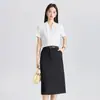 Blusa Top Camisa de Verão com Manga Curta, Novo Design, Alto Padrão, Decote V Maduro, Estilo Francês Profissional para o Trabalho, Camisa Branca para Mulheres