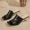 E-commerce Transfronteiriço Tamanho Grande 2026 Novas Sandálias Femininas Casuais Sandálias de Salto Irregular Versáteis Confortáveis Chinelos de Salto Alto