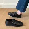 Zapatos planos ligeros 2026 nuevos versátiles de punta cuadrada pequeños de cuero con hebilla, estilo británico, suela suave, correa retro, negros para mujer