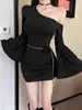 Vestido Roxo com Gola Alta e Mangas Sino para Mulheres no Outono e Inverno, Saia Sexy que Cobre o Bumbum para Senhoras, Saia Interna que Valoriza a Silhueta