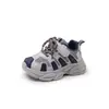 Zapatos para niños 2026 otoño nuevos zapatos deportivos para niños suela blanda antideslizantes ligeros para estudiantes correr zapatos de papá