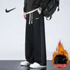 Pantalones Casuales de Retazos Estilo Americano con Tres Rayas, Forrados de Polar, Nuevos Pantalones Deportivos Juveniles Otoño e Invierno, Pantalones Largos Sueltos para Hombre