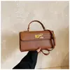 Bolsa Quadrada Pequena Fashion com Fivela de Travamento, Nova Bolsa de Mão, Bolsa Kelly Simples e Elegante, Bolsa de Mão e Bolsa Transversal de Nicho de Alta Qualidade