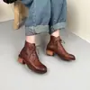 2023 Rosa verde outono novo cor sólida primeira camada couro bovino em estoque bico redondo zíper lateral salto baixo botas Martin atacado
