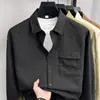 Camisa Masculina de Manga Longa em Tecido Bolha 3D, Respirável, Não Amassa, Texturizada, Caimento Solto, Versátil, Casual, Camisa com Gola Padre para Primavera e Outono