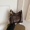 Bolsos Retro Transfronterizos para Mujer 2026 Nuevo Estilo Moda Versátil Tacto de Alta Gama Bolso de Hombro Único Elegante para el Viaje Diario Bolso Cruzado