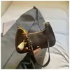 Bolso Femenino Estilo Vintage de Alta Gama 2025 Nuevo Invierno Nicho Moda Casual Bolso de Hombro Versátil para Viaje Bolso Cruzado