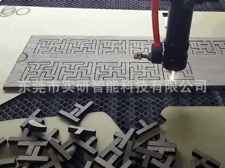 激光切割机木质_09.gif