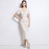 Vestido Slim de Encaje de Manga Corta con Cuello Cuadrado Estilo Palacio Retro Francés Primavera y Verano 2025 con Tirantes Interiores