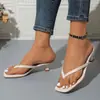 Chanclas Cruzadas Simples para Mujer 2026 Nuevo Estilo Tanga Estilo Hada Tacón de Aguja de Moda Sandalias de Tacón Bajo con Temperamento