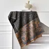 Bufanda de Imitación Cachemir con Estampado de Leopardo Clásico 2025 para Mujer, Chal Estilo Coreano de Otoño e Invierno, Bufanda de Doble Uso, La Más Fácil de Combinar, Decoración de Viaje