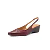 Sandálias de Dedo Apontado em Couro de Ovelha de Camada Superior, Estilo Retrô Francês, Couro Macio para Mulheres, Novo Modelo 2026, Sapatos Femininos de Salto Baixo