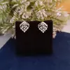 Pendientes de Botón Completamente Diamantados de Venta Caliente Cruzados para Mujer con Sentido de Diseño de Nicho Adornos para Orejas de Cobre Ecológico Pendientes Versátiles de Nuevo Estilo de Alta Gama