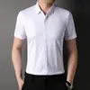 Camisa de color liso nueva de verano para hombre, camisa de manga corta, camisa transpirable sin costuras de media manga 2023 para hombre